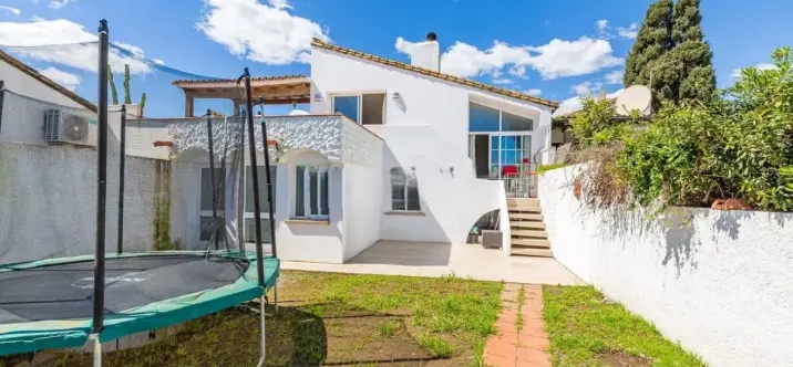 Sale of townhouse in Estepona 2