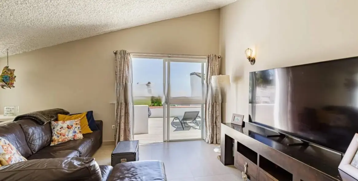 Sale of townhouse in Estepona 8