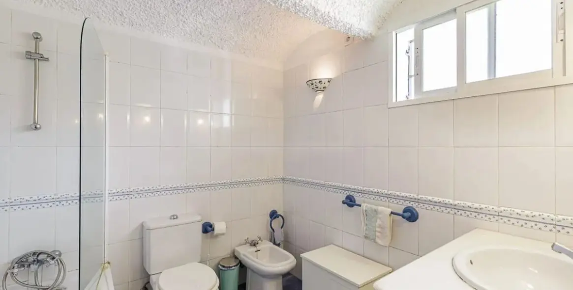 Sale of townhouse in Estepona 15