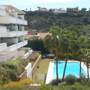 Продажа апартаментов на первом этаже в Benahavís