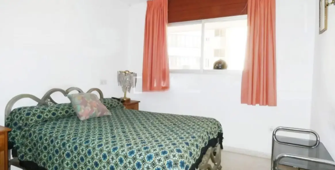 Продажа апартаментов на среднем этаже в Malagueta 12