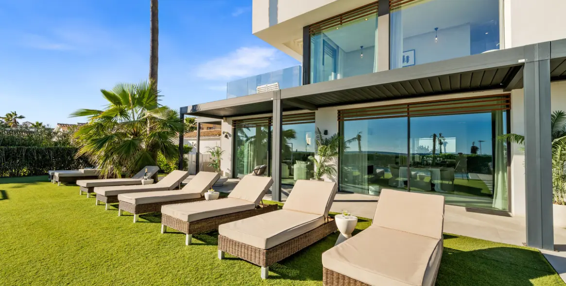 Venta de villa independiente en New Golden Mile 21