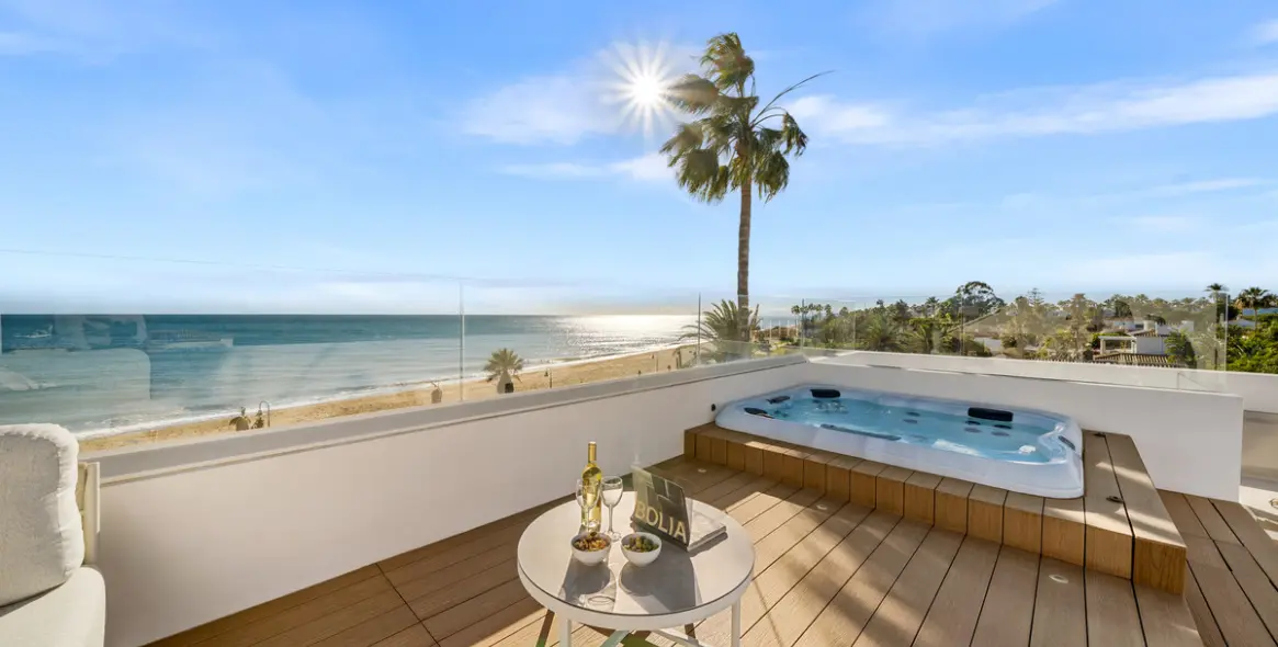 Venta de villa independiente en New Golden Mile 15