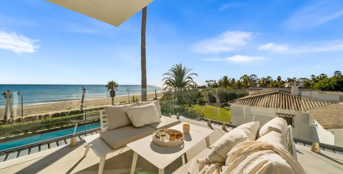 Venta de villa independiente en New Golden Mile 18