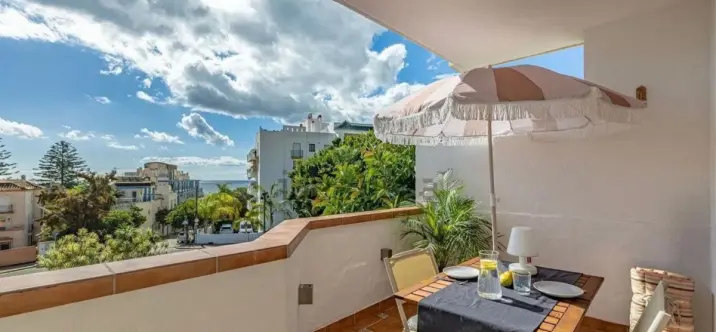 Долгосрочная аренда апартаментов на среднем этаже в Estepona 0