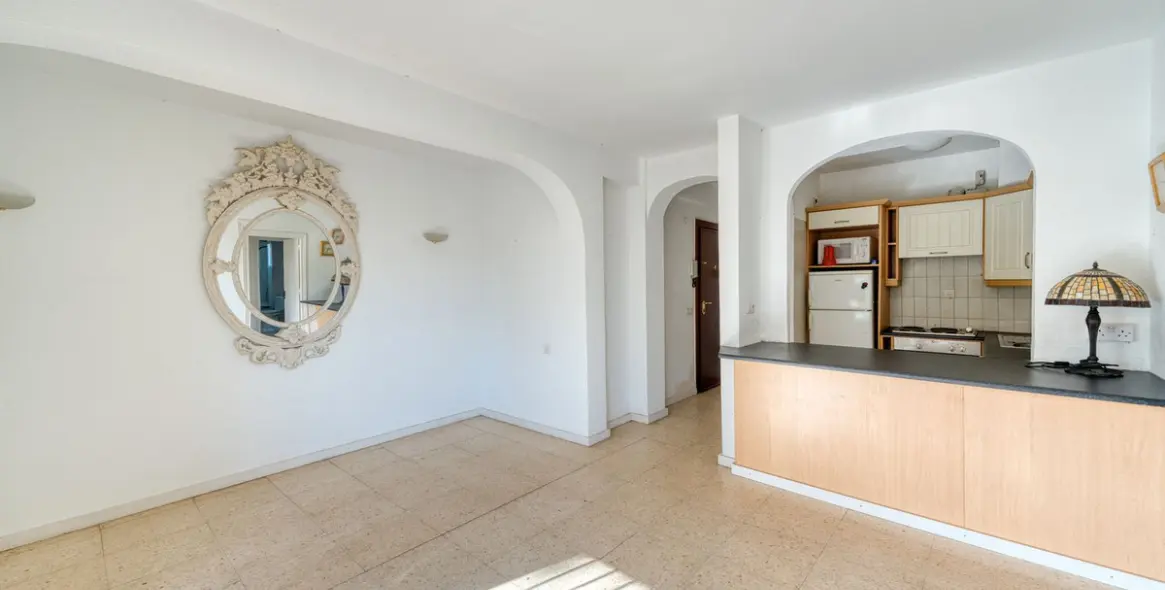 Venta de apartamento en planta media en The Golden Mile 3