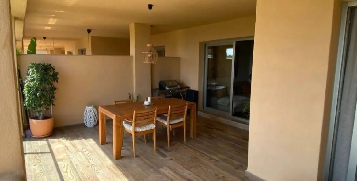 Продажа апартаментов на первом этаже в Estepona 4