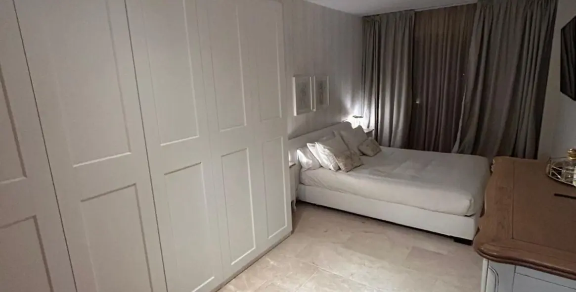 Продажа апартаментов на первом этаже в Estepona 8