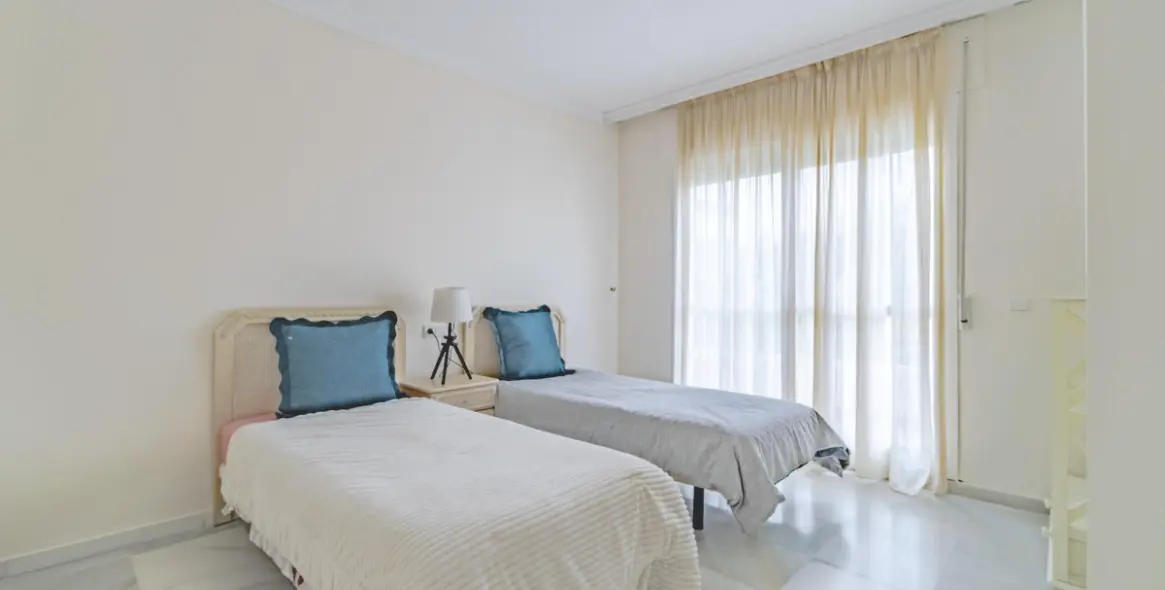 Sale of ground floor apartment in Marbella 5