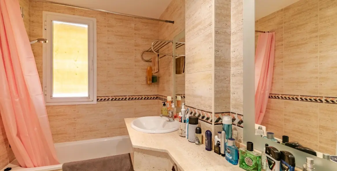 Sale of ground floor apartment in Marbella 9