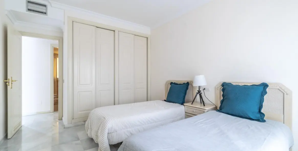 Sale of ground floor apartment in Marbella 11