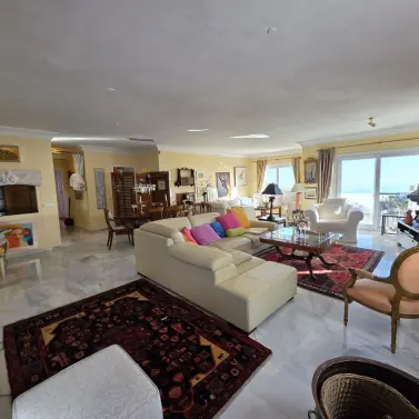 Sale of middle floor apartment in La Mairena