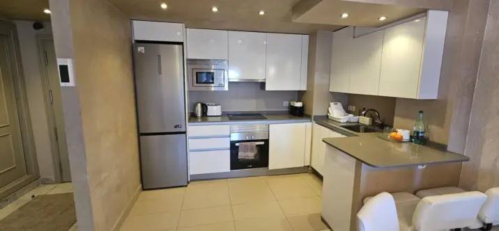 Продажа апартаментов на среднем этаже в Puerto Banús 0