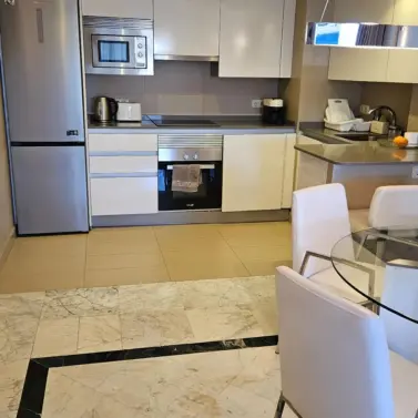 Продажа апартаментов на среднем этаже в Puerto Banús