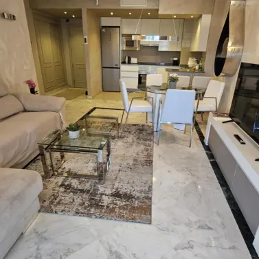 Продажа апартаментов на среднем этаже в Puerto Banús