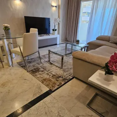 Продажа апартаментов на среднем этаже в Puerto Banús