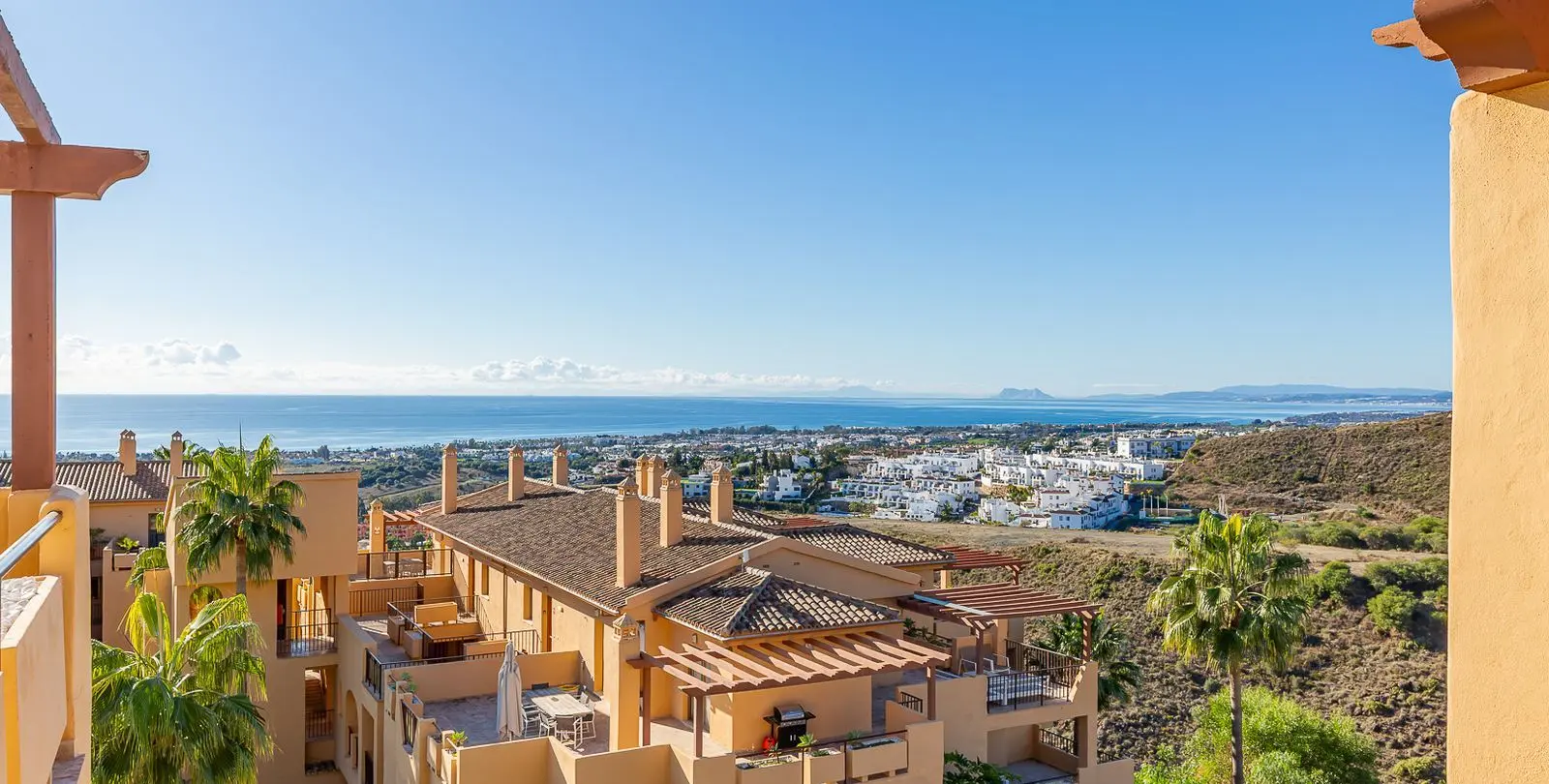 Sale of penthouse in Benahavís 2