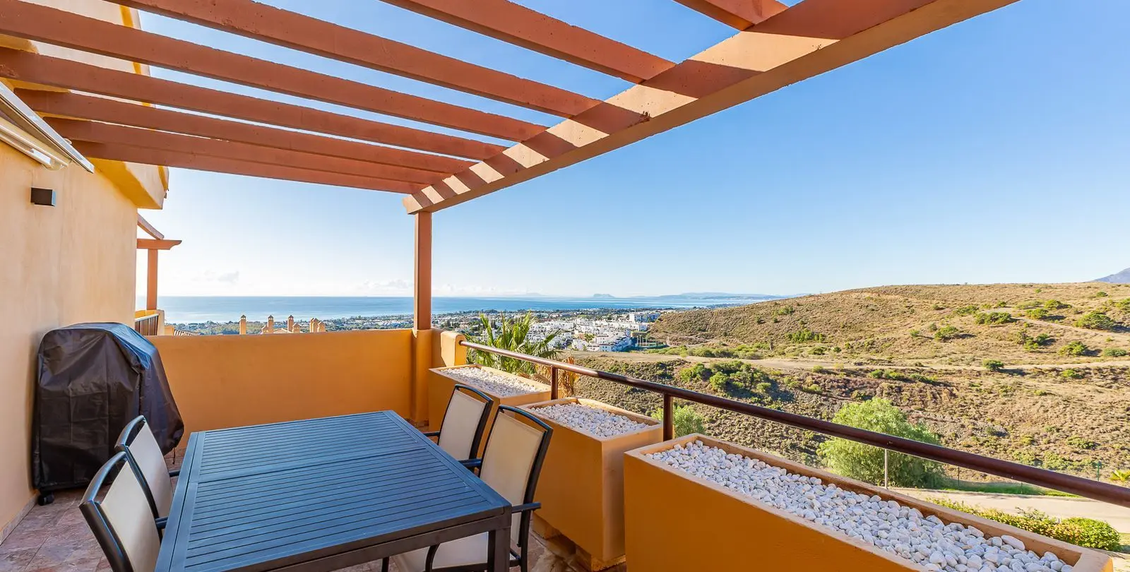 Sale of penthouse in Benahavís 9
