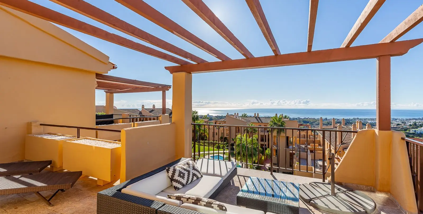 Sale of penthouse in Benahavís 10