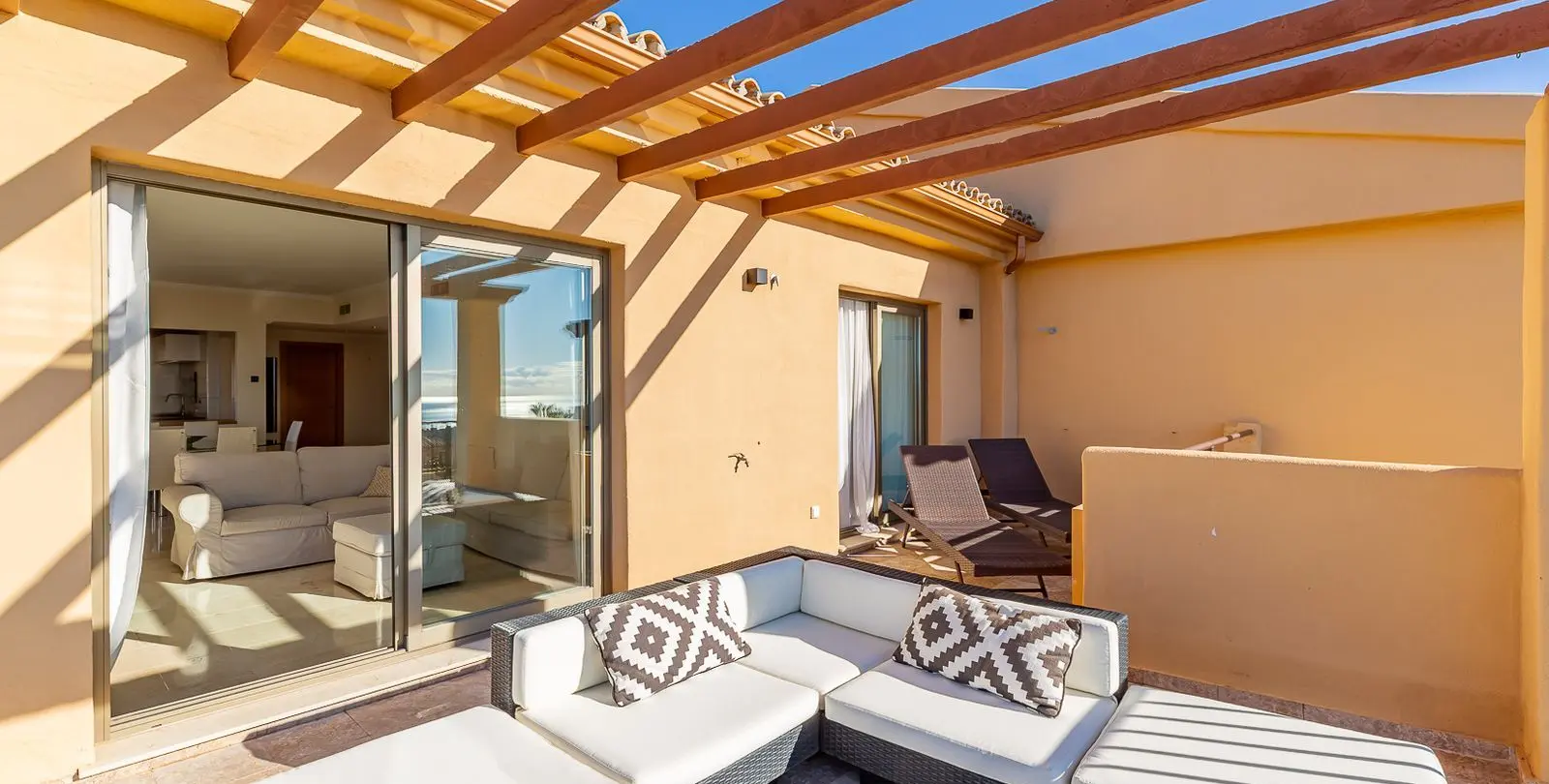 Sale of penthouse in Benahavís 14