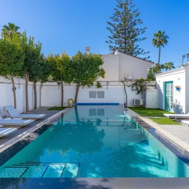 Продажа  отдельно стоящей виллы в Estepona