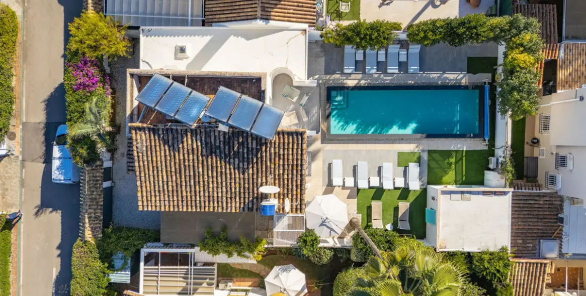 Продажа  отдельно стоящей виллы в Estepona 4