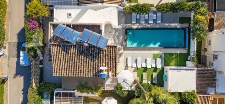 Продажа  отдельно стоящей виллы в Estepona 3