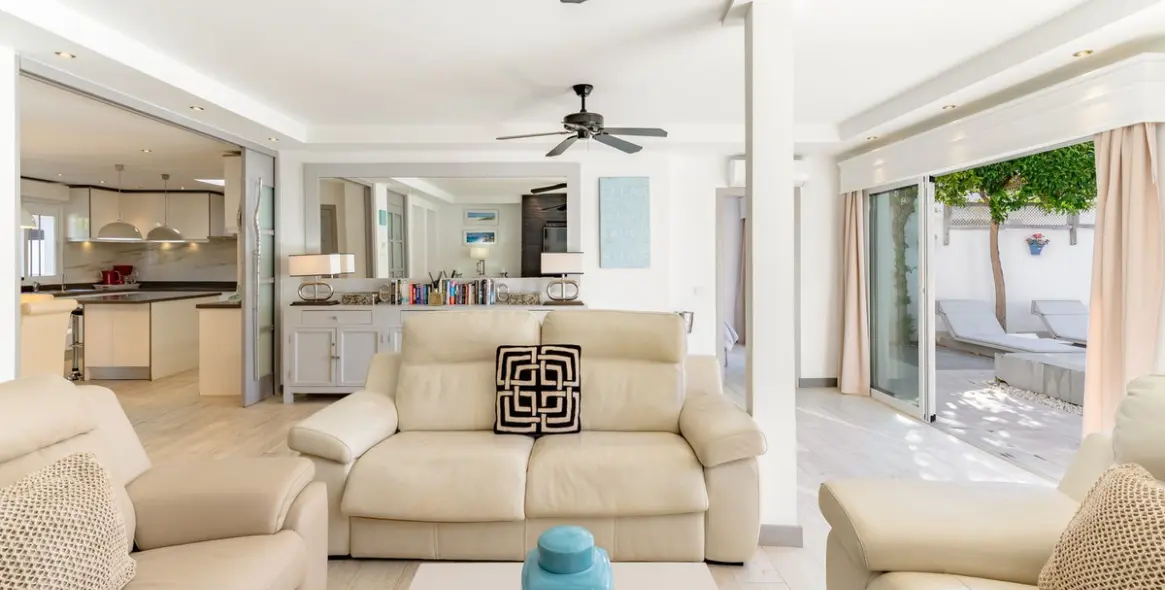 Продажа  отдельно стоящей виллы в Estepona 5