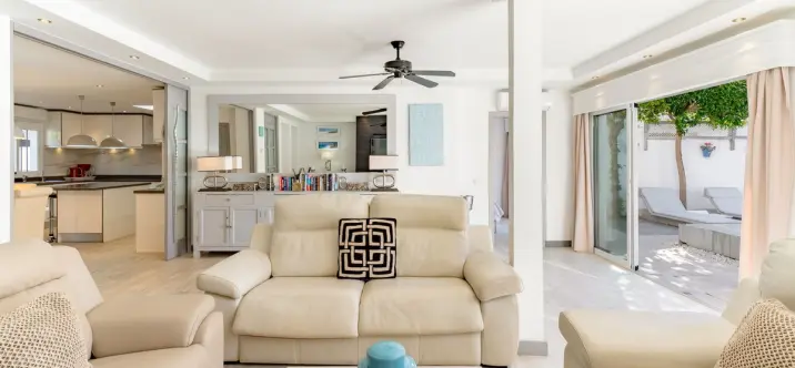 Продажа  отдельно стоящей виллы в Estepona 4