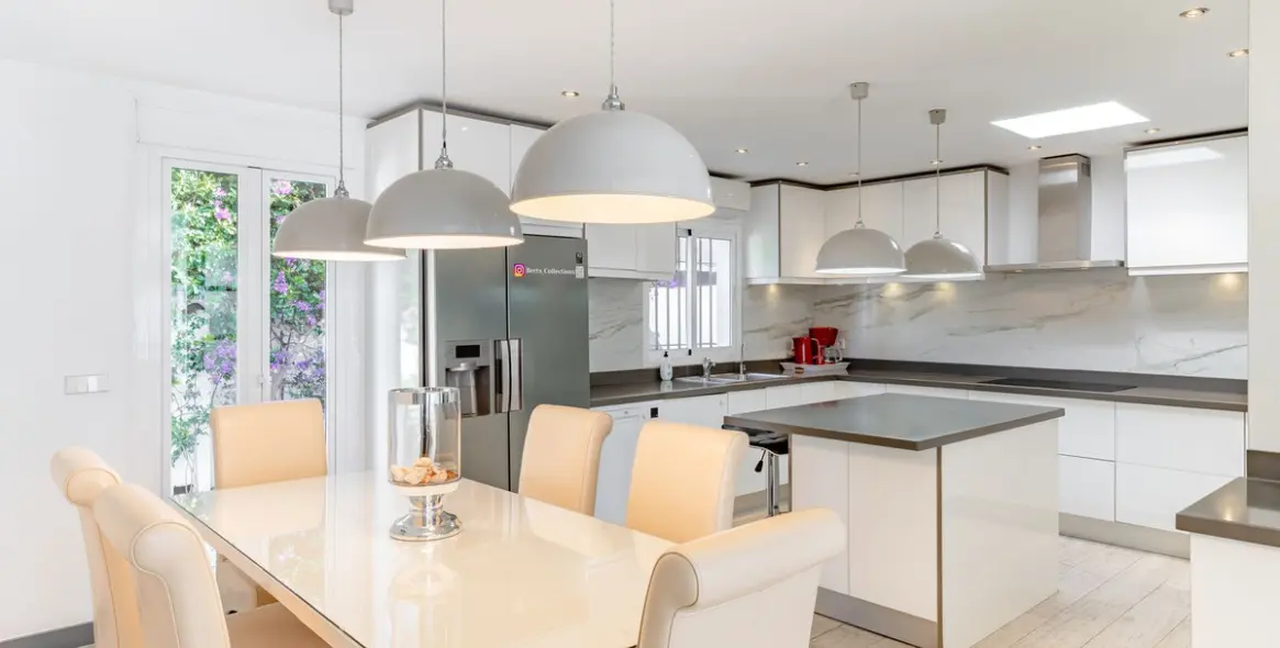 Продажа  отдельно стоящей виллы в Estepona 6