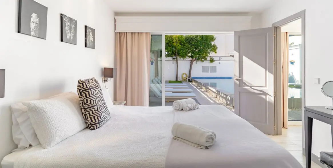 Продажа  отдельно стоящей виллы в Estepona 22