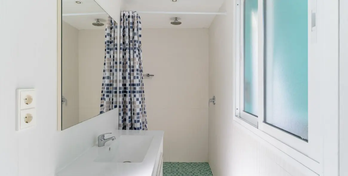 Продажа  отдельно стоящей виллы в Estepona 28