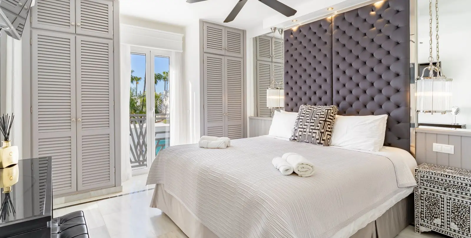 Sale of detached villa in Estepona 17