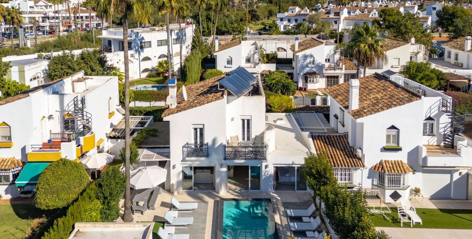 Sale of detached villa in Estepona 29