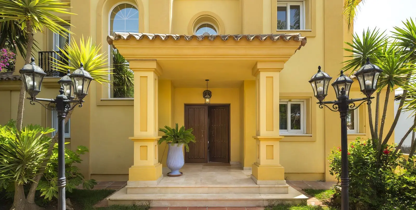 Venta de villa independiente en Elviria 1