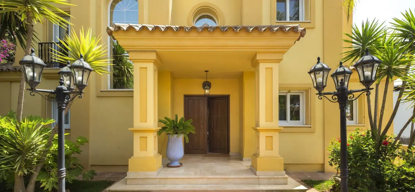 Venta de villa independiente en Elviria 0