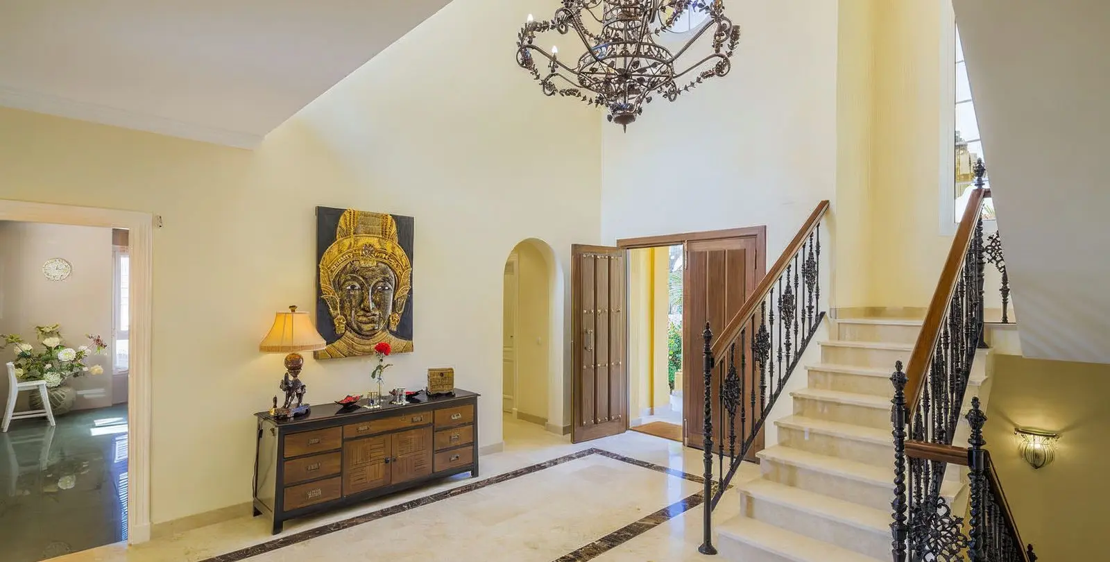 Venta de villa independiente en Elviria 2