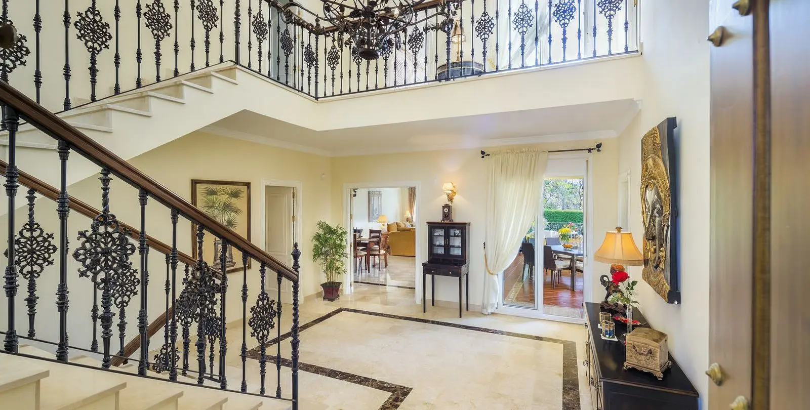 Venta de villa independiente en Elviria 3