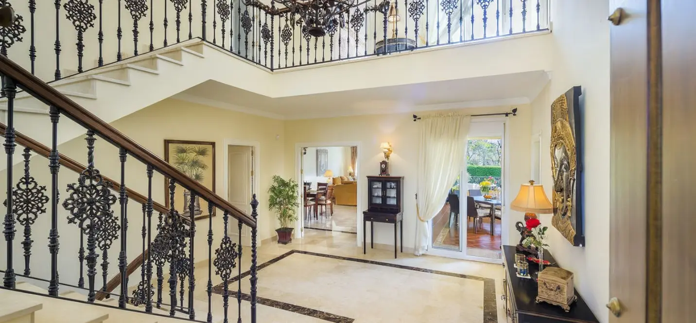 Venta de villa independiente en Elviria 2