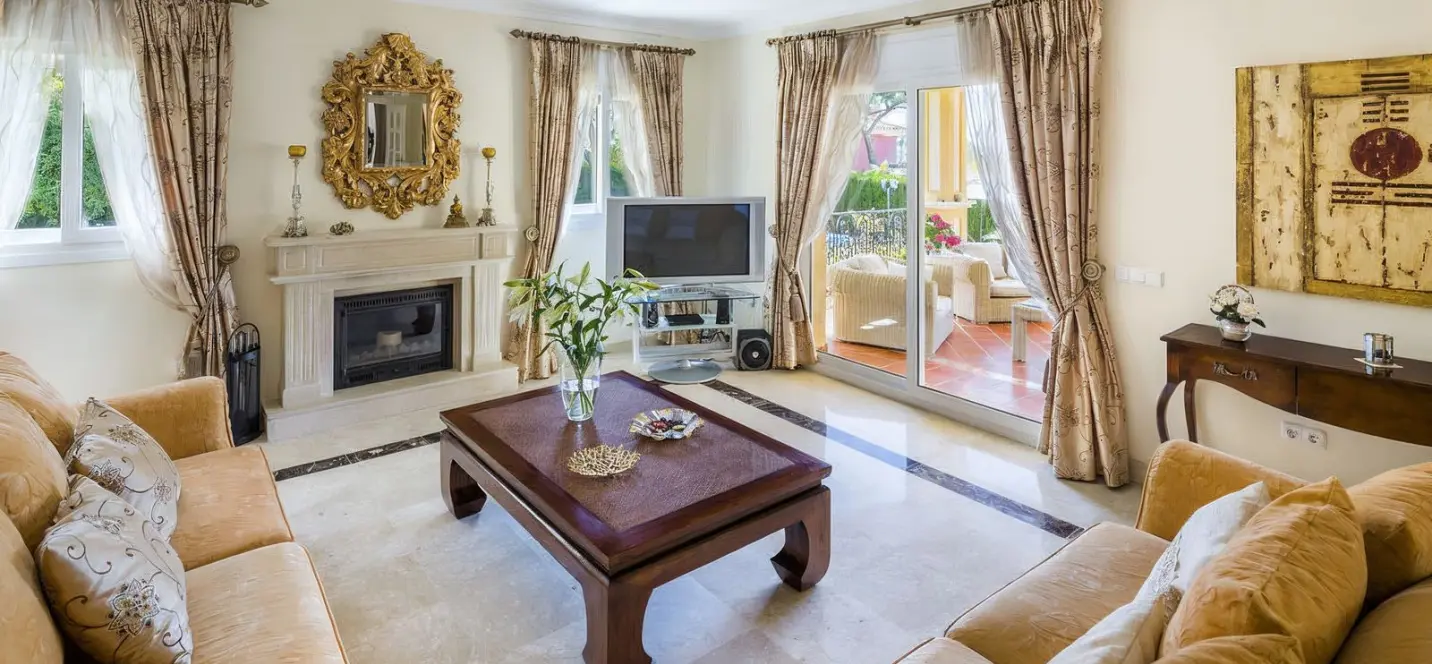Venta de villa independiente en Elviria 4