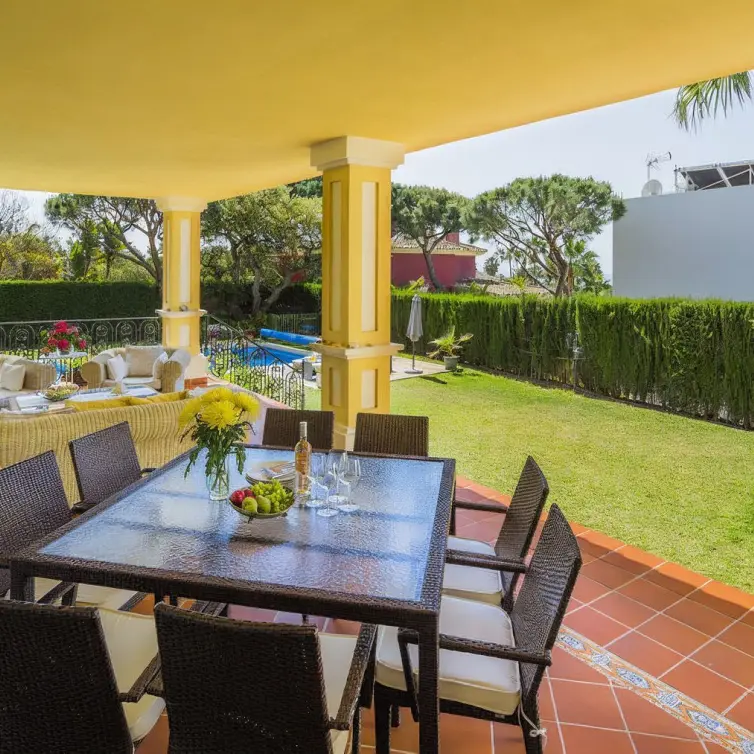 Venta de villa independiente en Elviria