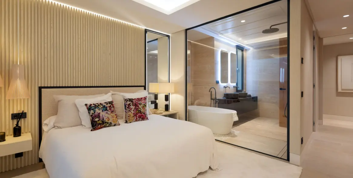 Sale of ground floor apartment in Estepona 11