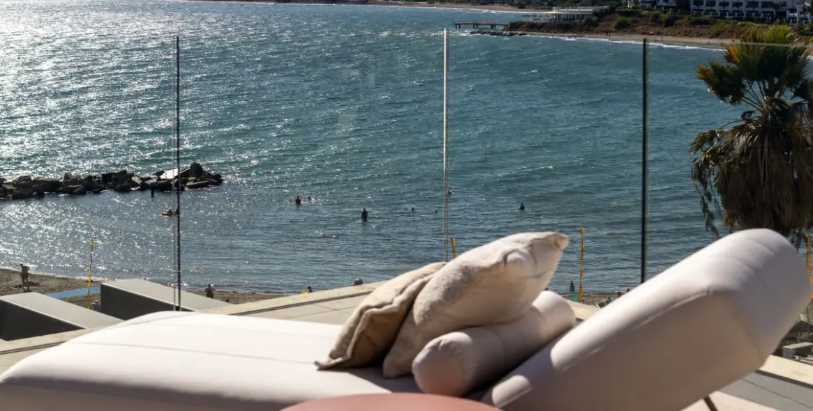 Sale of ground floor apartment in Estepona 20