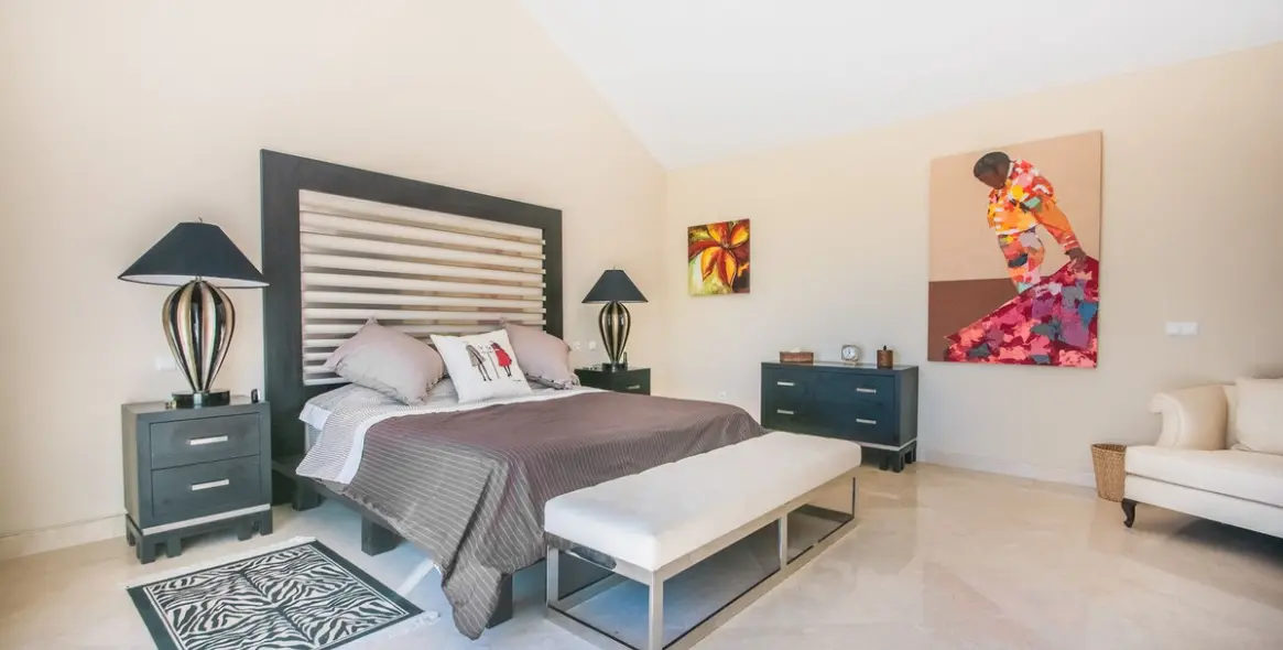 Sale of detached villa in La Mairena 17