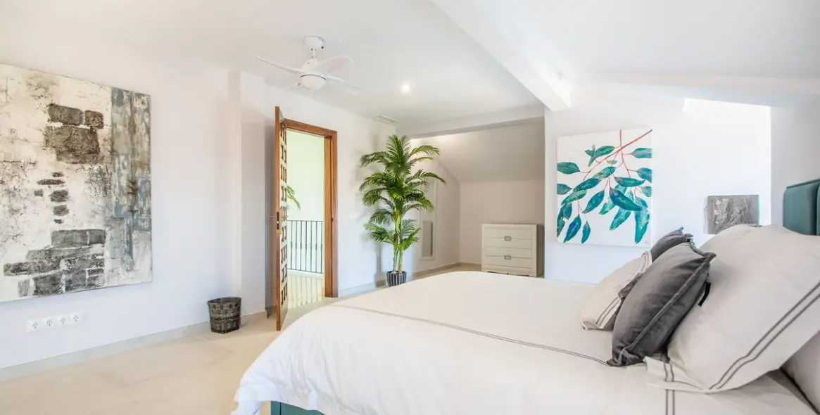 Sale of detached villa in La Mairena 20