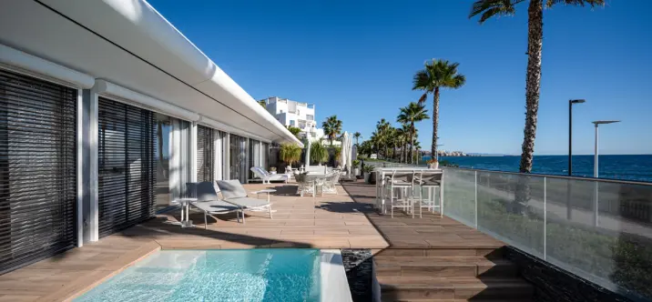 Venta de villa independiente en Estepona 0