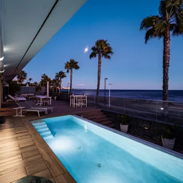 Venta de villa independiente en Estepona