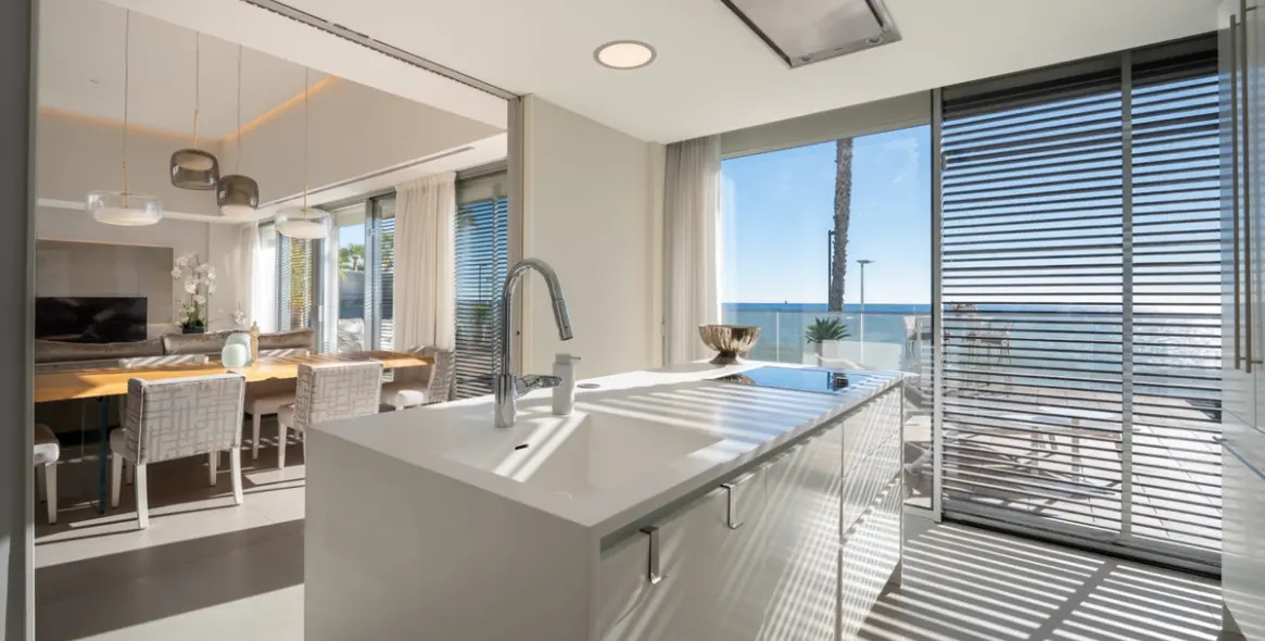 Sale of detached villa in Estepona 4