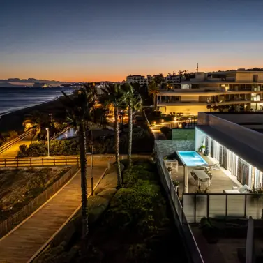 Venta de villa independiente en Estepona