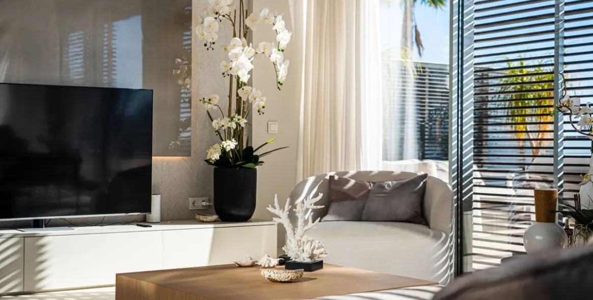 Sale of detached villa in Estepona 11